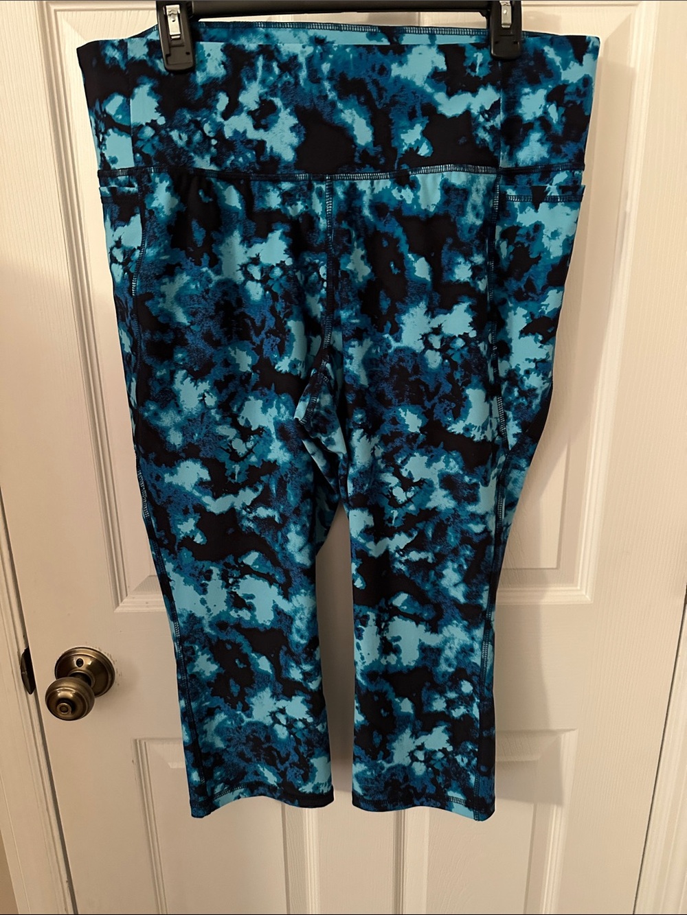 ViVI Blue & Black Tie-Dye Capri   ‘S with coin pocket at waist & 2 side pockets